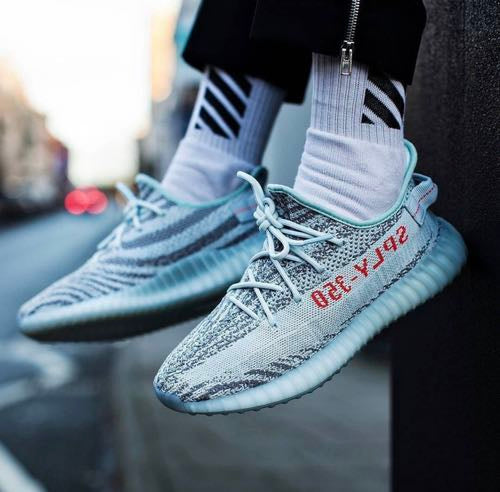 Yeezy 350 V2 Blue Tint WITH OG BOX AND ALL ACCESSORIES