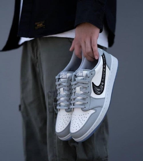 Nike Jordan 1 Low Diorr With 2 Keychain Semi UA With All Accessories And Og Box Packing