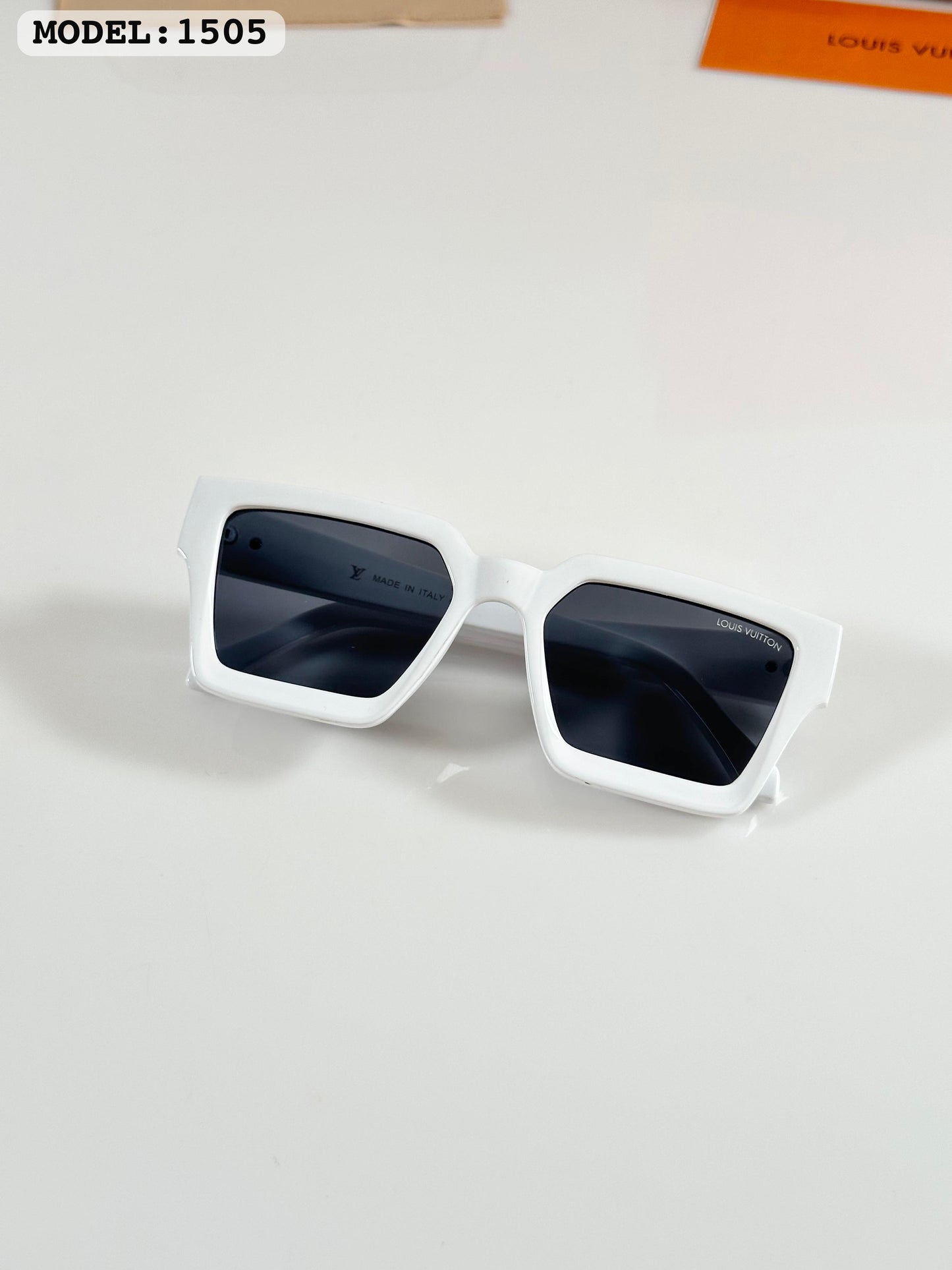 Louis Vuitton Nlack Whote (1505) Sunglass With Og Kit And Packing