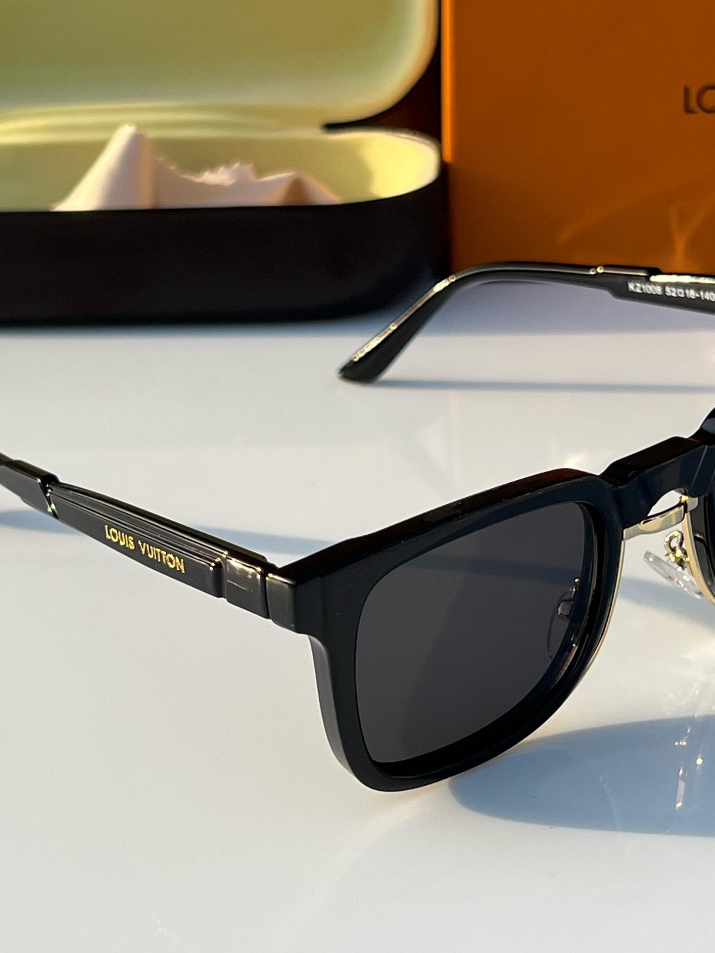 Louis Vuitton Black Gold (1008) Sunglass With Og Kit And Packing