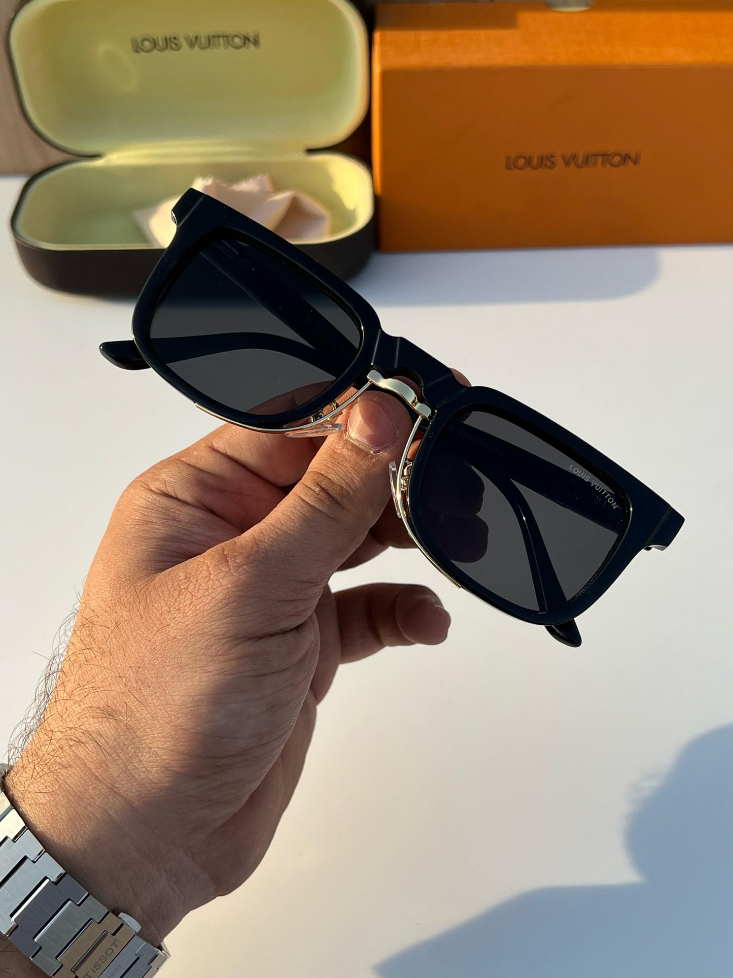 Louis Vuitton Black Gold (1008) Sunglass With Og Kit And Packing